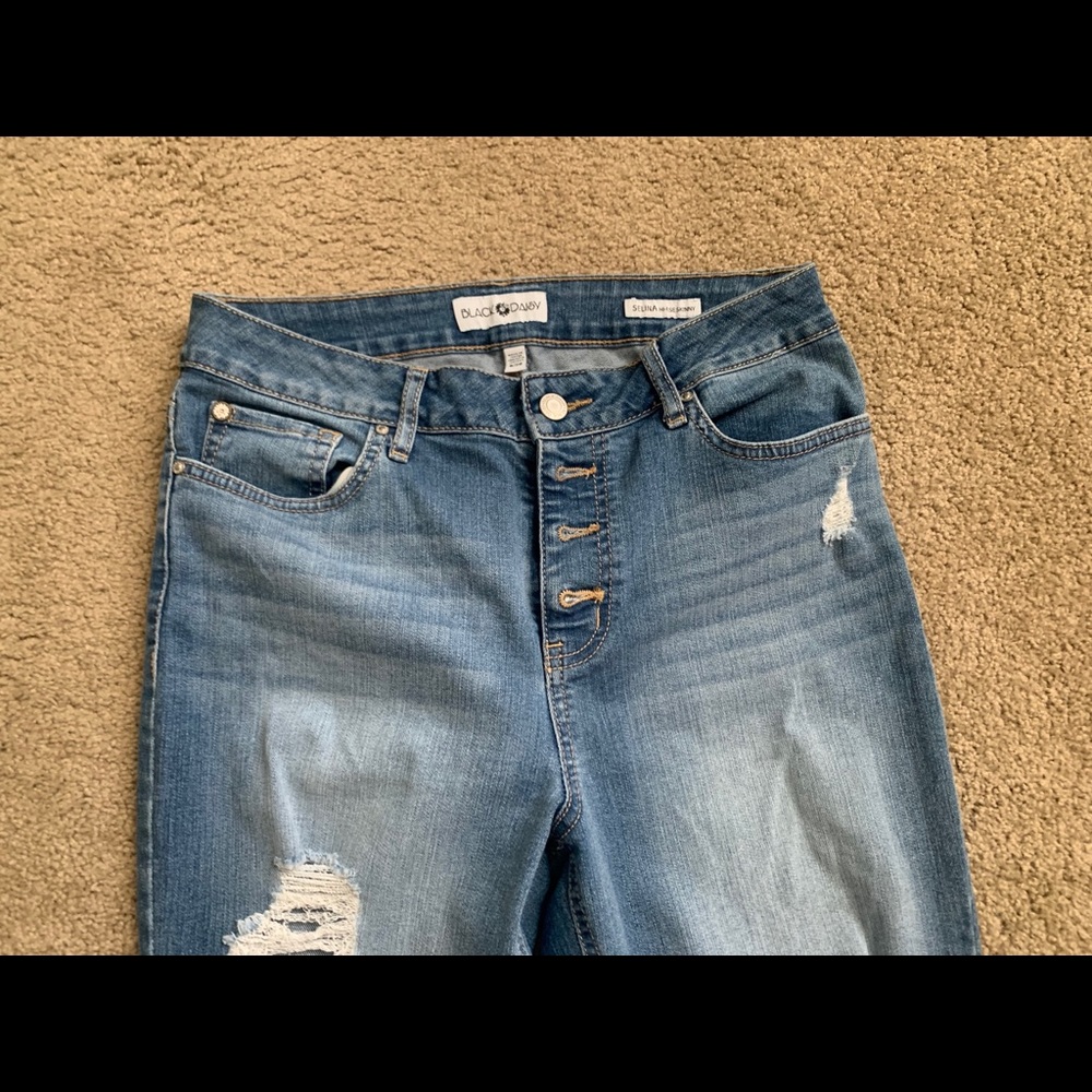 Distressed Jeans - Picture 2 of 8
